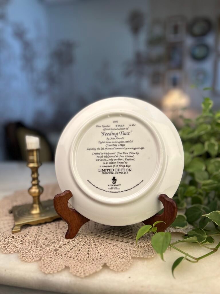 Prato Decorativo Feeding Time – Chris Howells | Wedgwood Fine Bone China