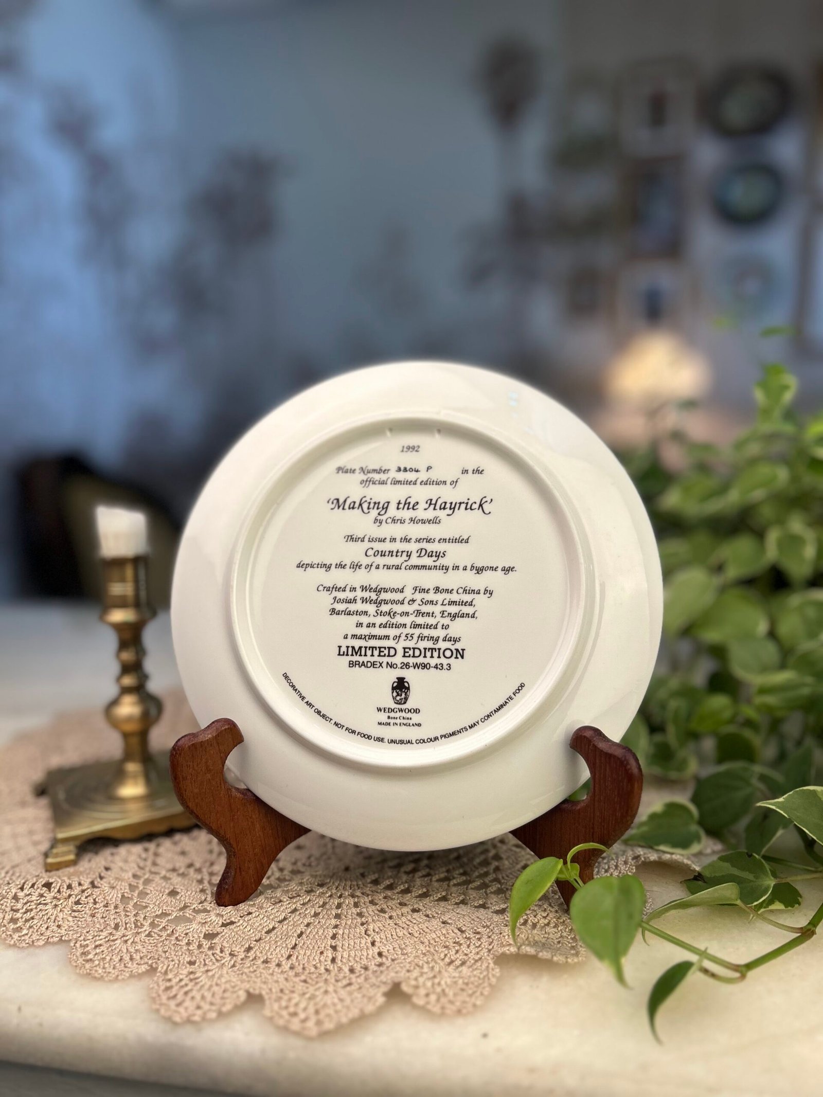 Prato Decorativo Making the Hayrick – Chris Howells | Wedgwood Fine Bone China - Imagem 2