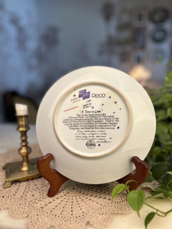 Prato Decorativo de Colecionador A Time to Love – Sandra Kuck – Reco International, 1989 – Edição Limitada - Imagem 2