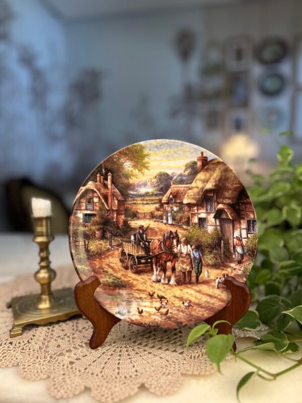 Prato Decorativo em Porcelana Early Morning Milk – Chris Howells | Wedgwood Fine Bone China