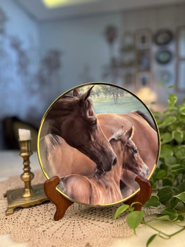 Prato Decorativo "Dawn" – Elaine Macpherson | Young Hopefuls