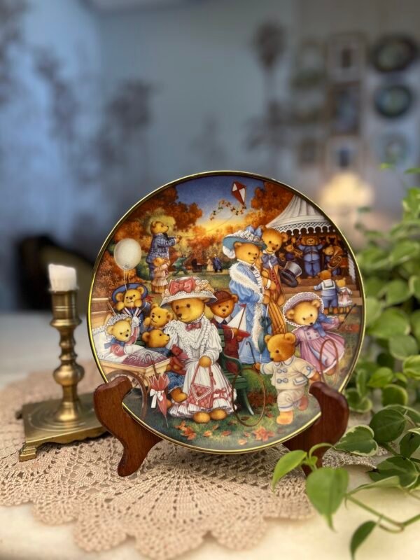 Prato Decorativo Teddy Bear Outing – Carol Lawson | Franklin Mint – Edição Limitada