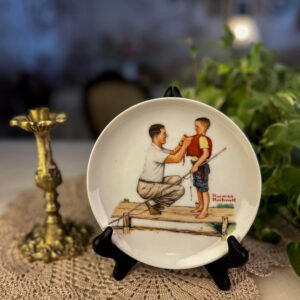 Prato Decorativo Norman Rockwell – Pai e Filho na Pescaria