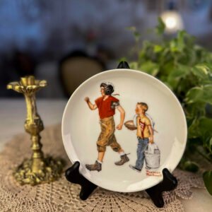 Prato Decorativo Norman Rockwell – Jovens Jogadores