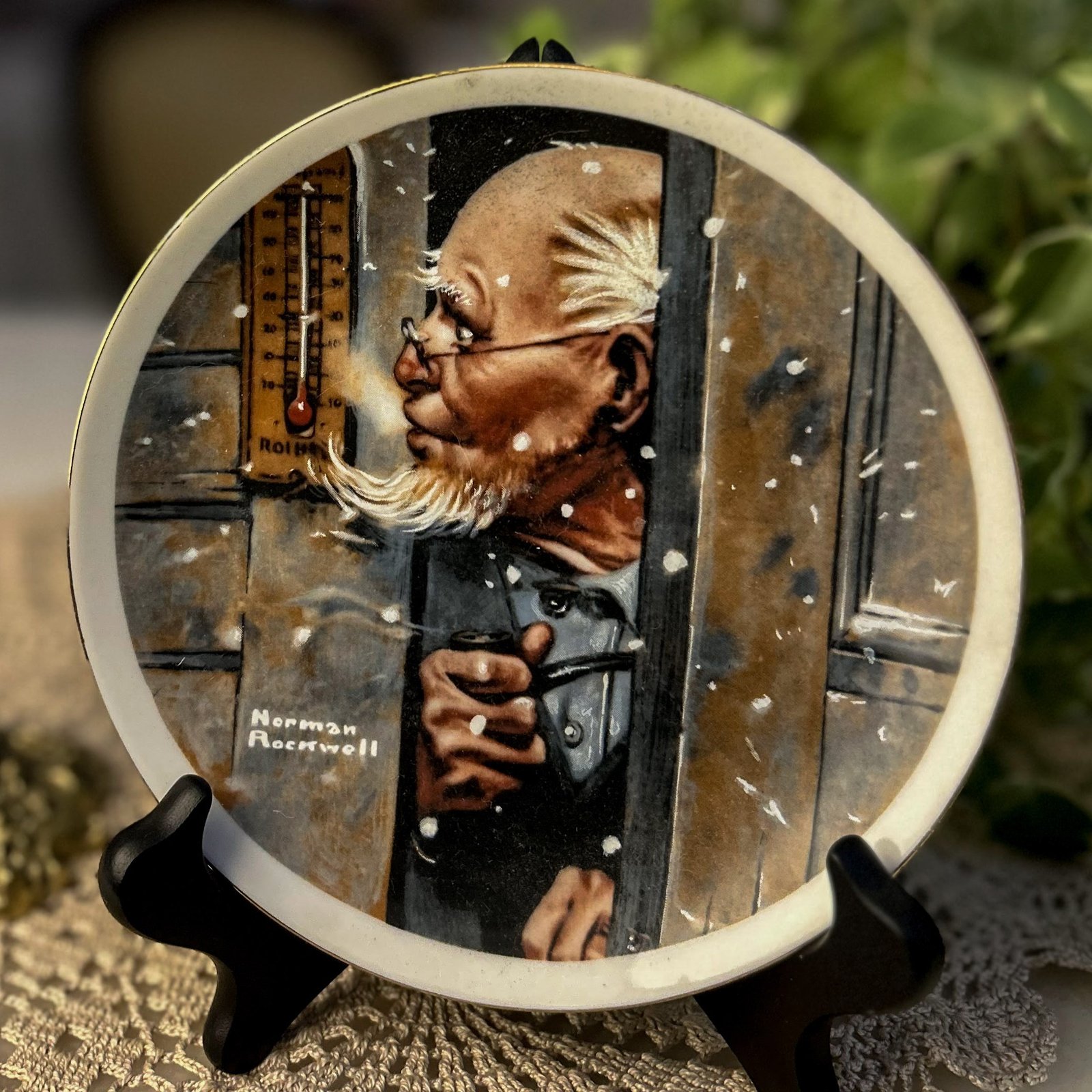 Prato Decorativo Norman Rockwell – Senhor na Neve - Imagem 3
