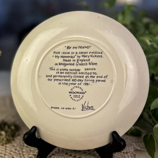 Prato Decorativo Wedgwood Be My Friend – Mary Vickers - Imagem 2