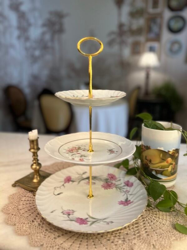 Suporte de Três Andares em Porcelana Polonesa Floral com Haste Dourada