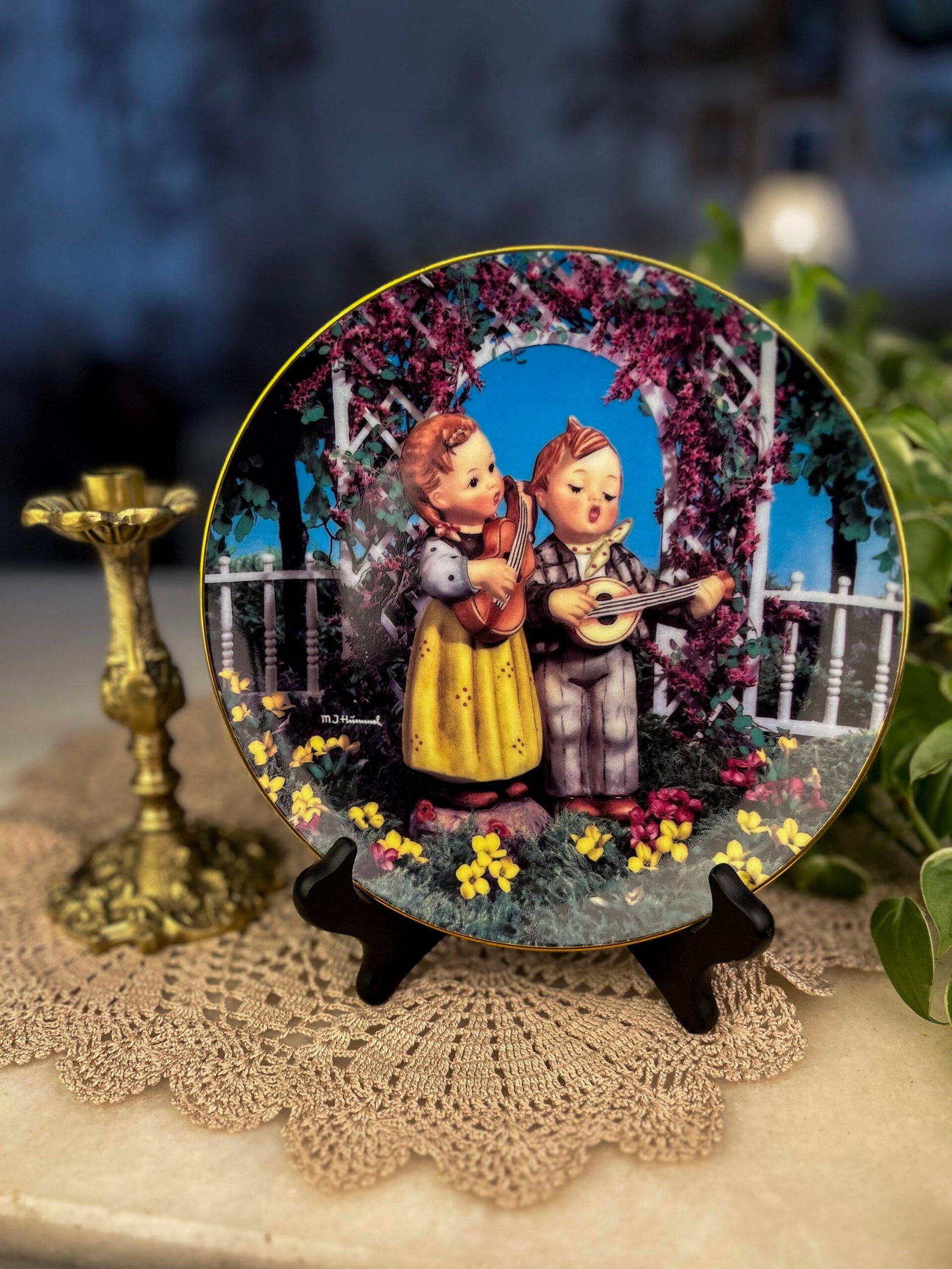 Prato Decorativo M.J. Hummel — Little Musicians - Imagem 1