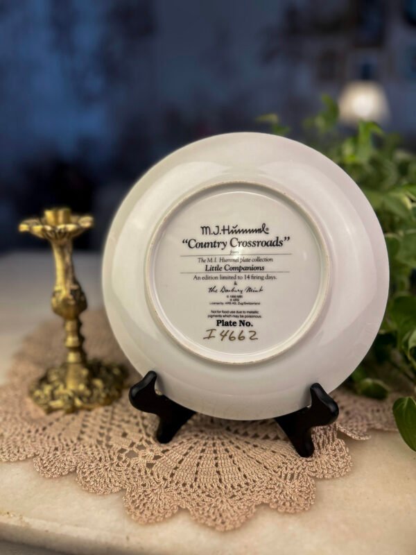 Prato Decorativo M.J. Hummel - Country Crossroads - Imagem 2
