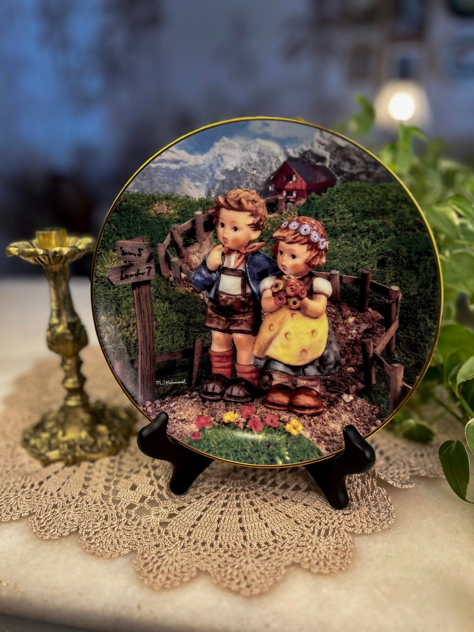 Prato Decorativo M.J. Hummel - Country Crossroads - Imagem 1
