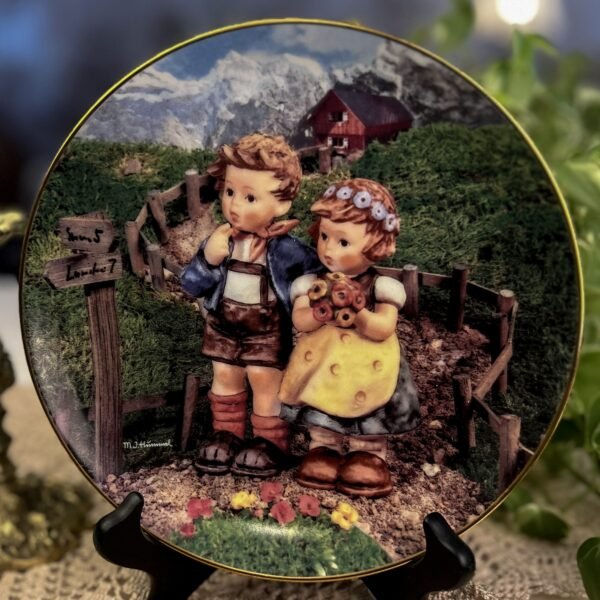 Prato Decorativo M.J. Hummel - Country Crossroads - Imagem 3