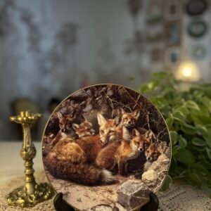 Prato decorativo Under Mother’s Watchful Eye – Carl Brenders