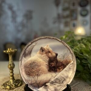 Prato decorativo A Mother’s Warmth – Bob Henley