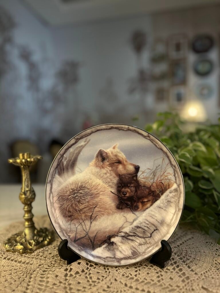 Prato decorativo A Mother’s Warmth – Bob Henley
