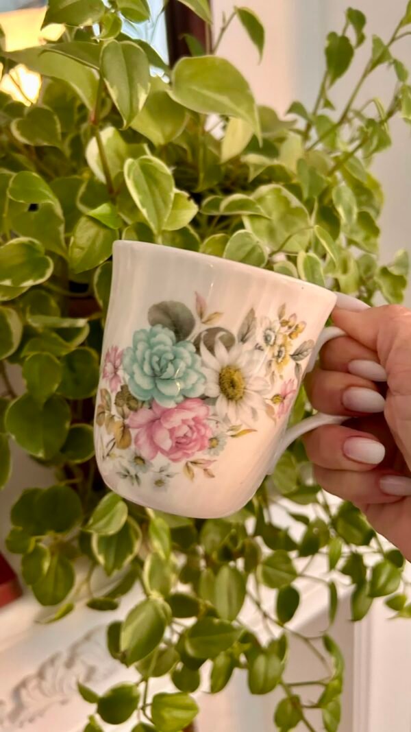 Caneca Vintage Inglesa Sadler Wellington em Fine Bone China Floral - Imagem 1