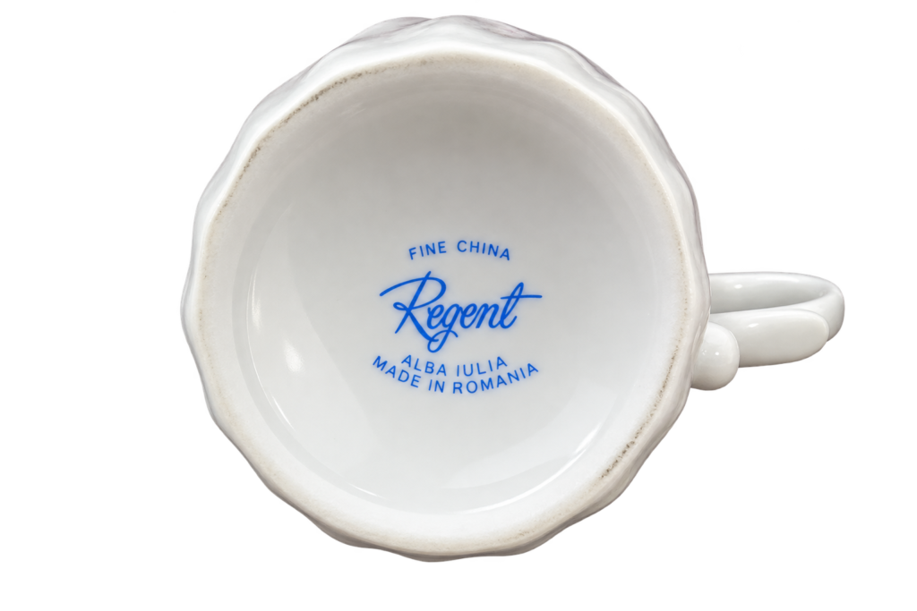 Caneca vintage em porcelana romena Regent com flores
