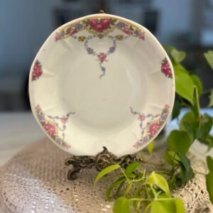 Prato fundo Victoria China Czechoslovakia floral