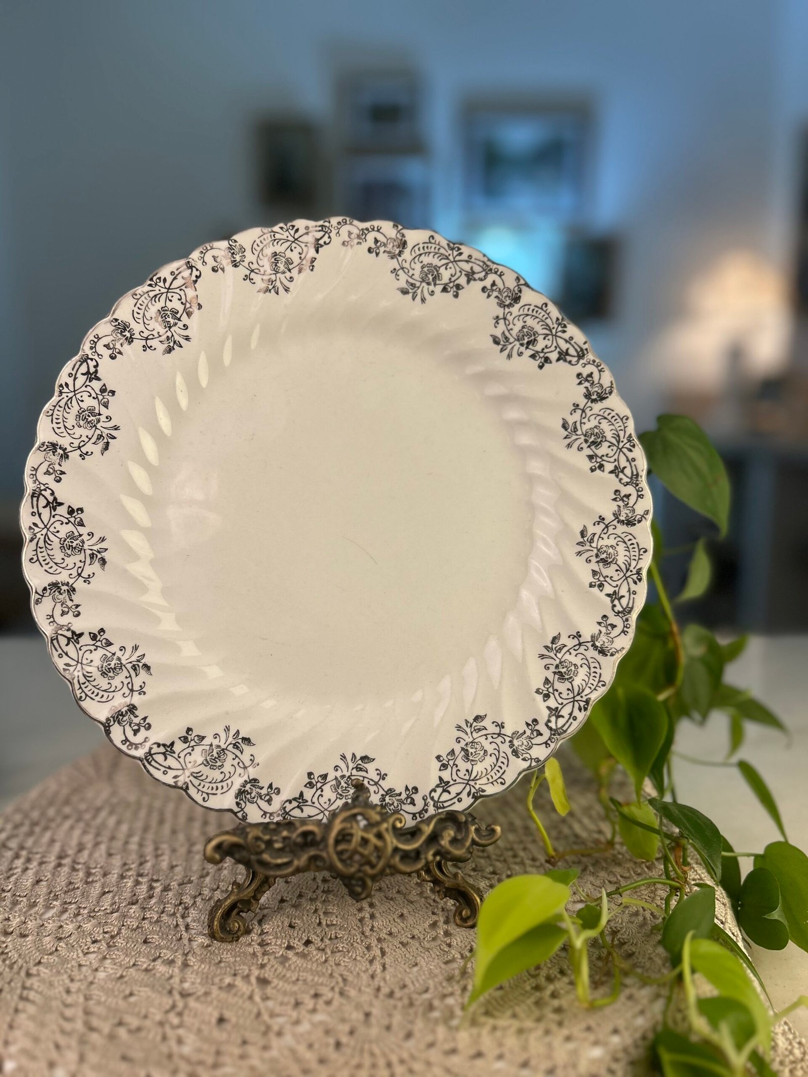 Prato inglês Johnson Bros Snowhite Regency Ironstone floral - Imagem 1