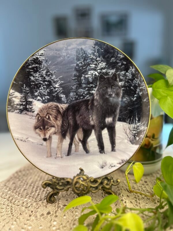 Prato decorativo High Ridge – Daniel Smith – Winter Guardians - Imagem 1