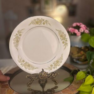 Prato de sobremesa inglês Wedgwood Caroline com flores em verde