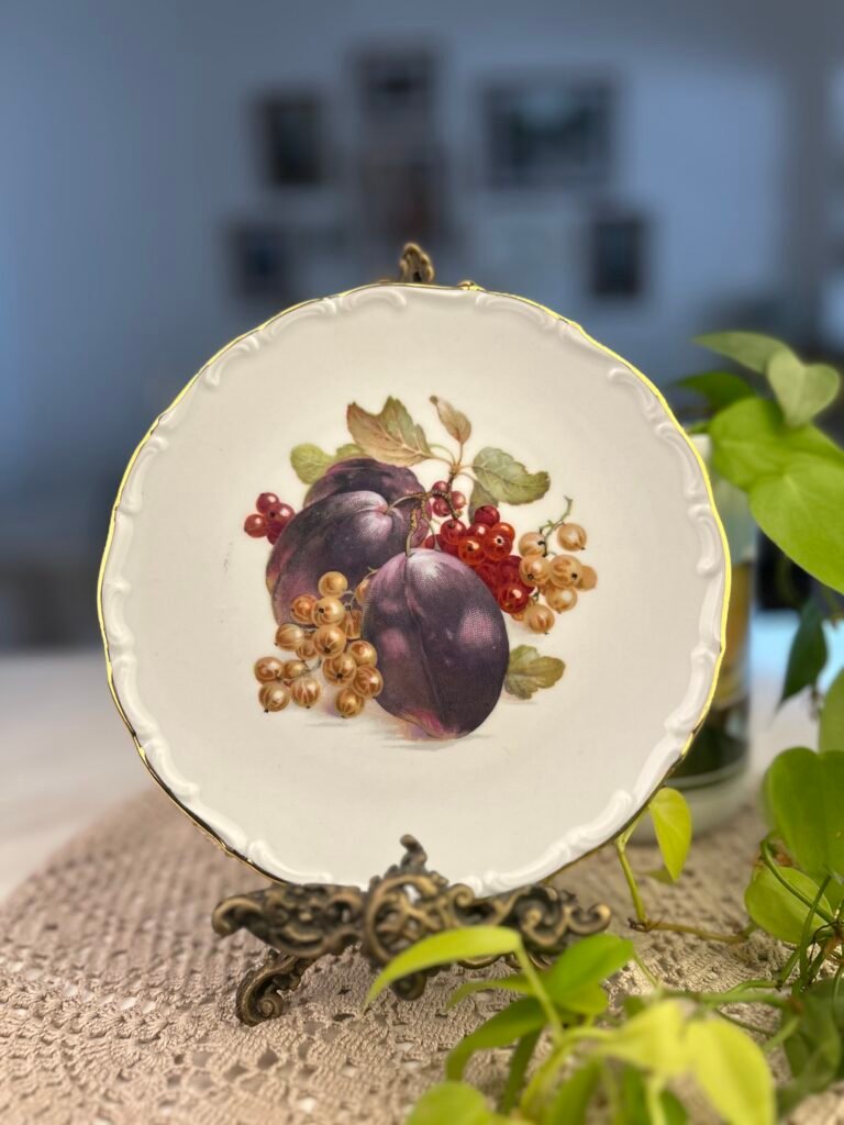 Prato alemão Schumann Arzberg Bavaria com ameixas e frutas