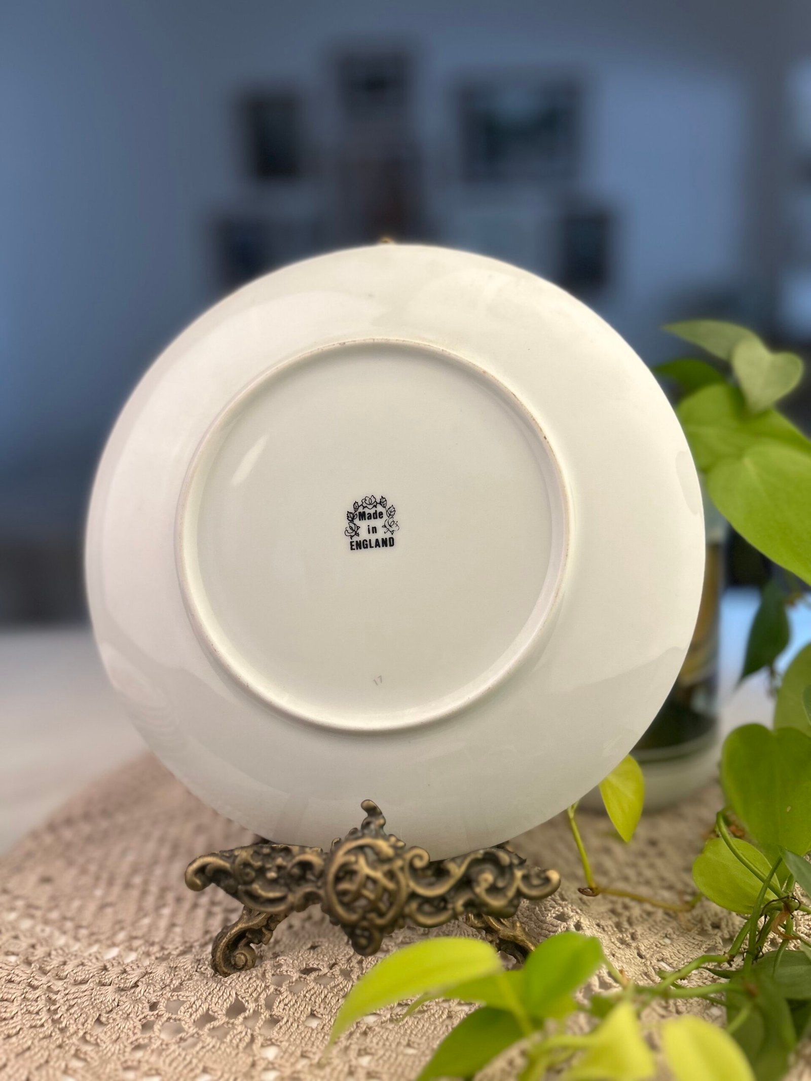 Prato decorativo inglês com raposas e flores - Imagem 2