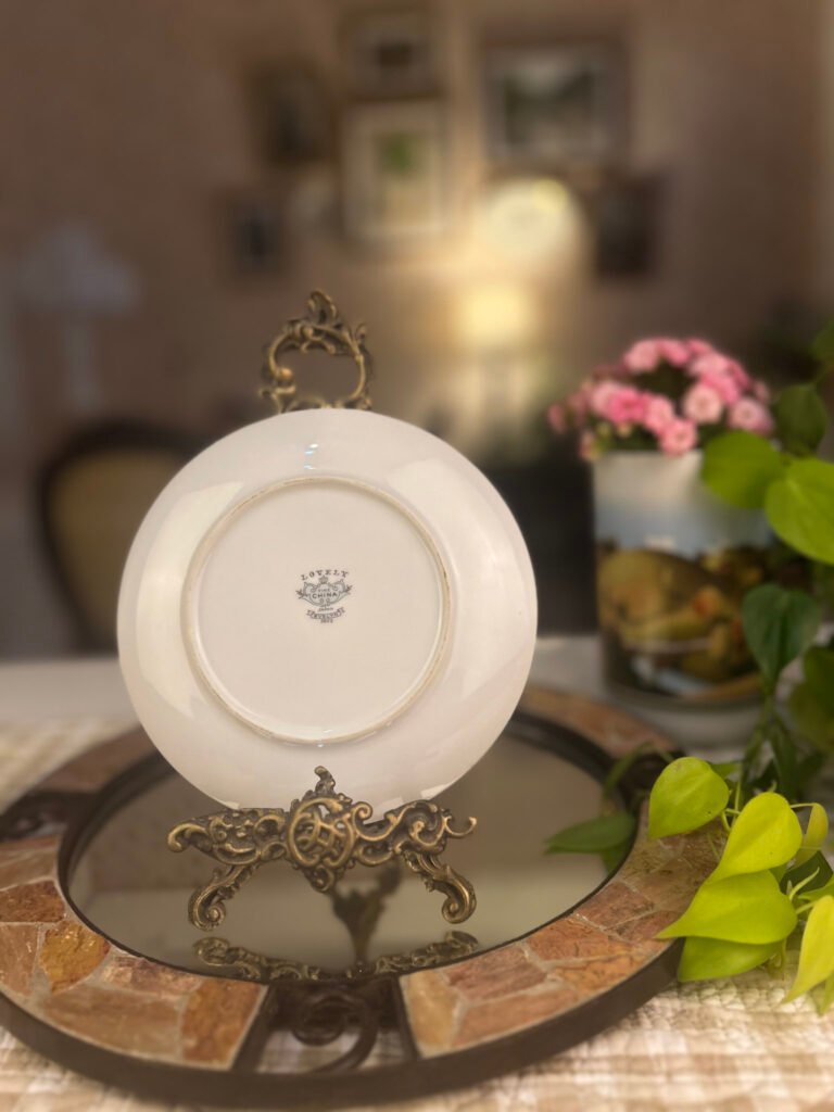 Prato de pão Lovely Fine China com rosa – Japão