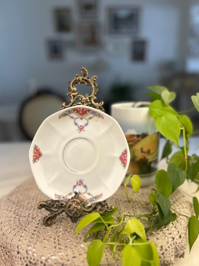 Prato Victoria China Czechoslovakia com Rosas e Guirlandas