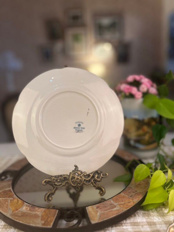 Prato inglês Johnson Bros Pareek com flores e borda verde - Imagem 2