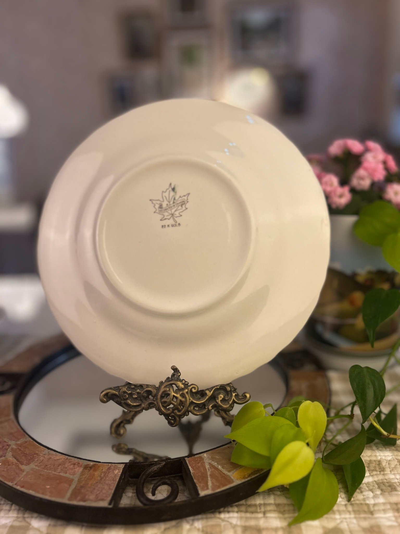 Prato vintage com marmelos e avelãs - Imagem 2