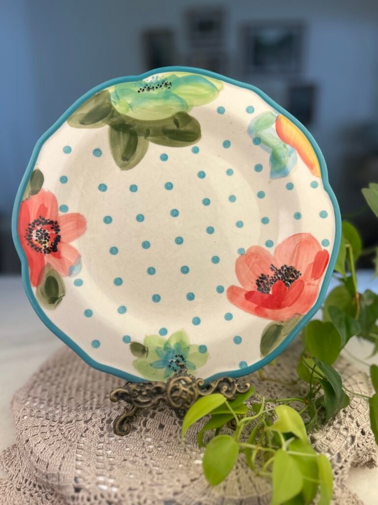 Prato raso Pioneer Woman floral com borda azul