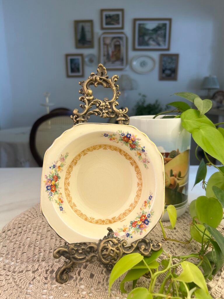 Bowl floral Wedgwood Etruria Barlaston England
