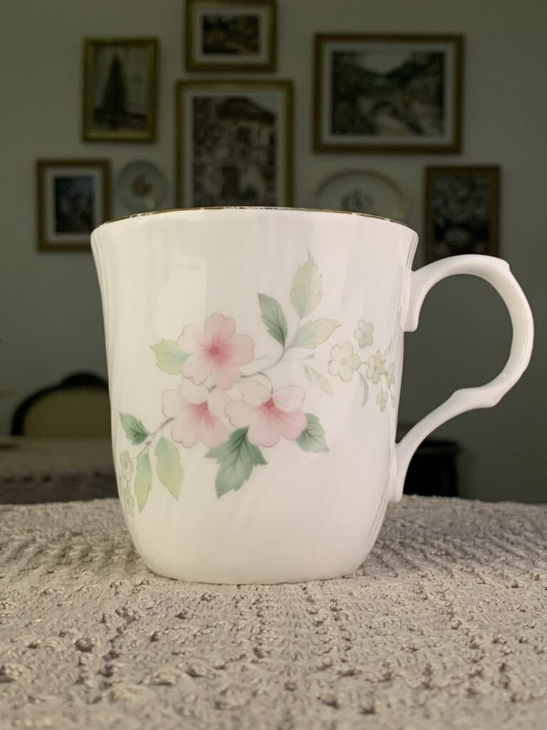 Caneca inglesa vintage Sadler Wellington floral rosa