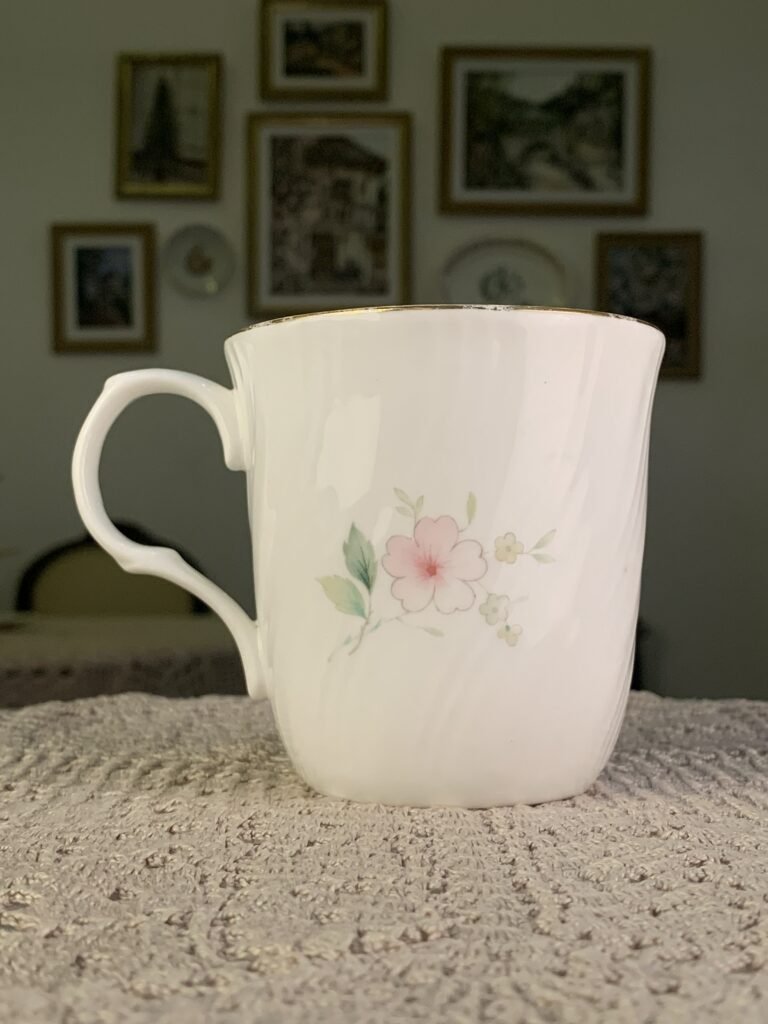 Caneca inglesa vintage Sadler Wellington floral rosa