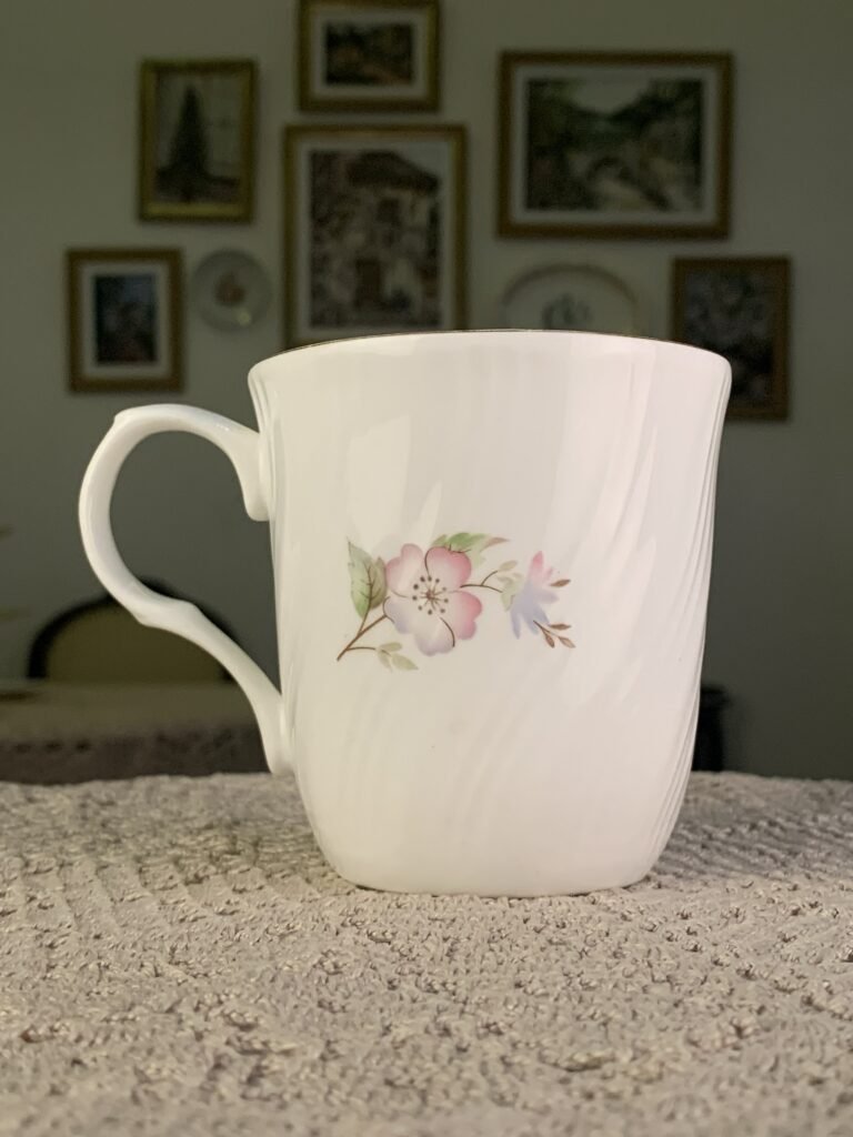 Caneca inglesa vintage Sadler Wellington floral delicada