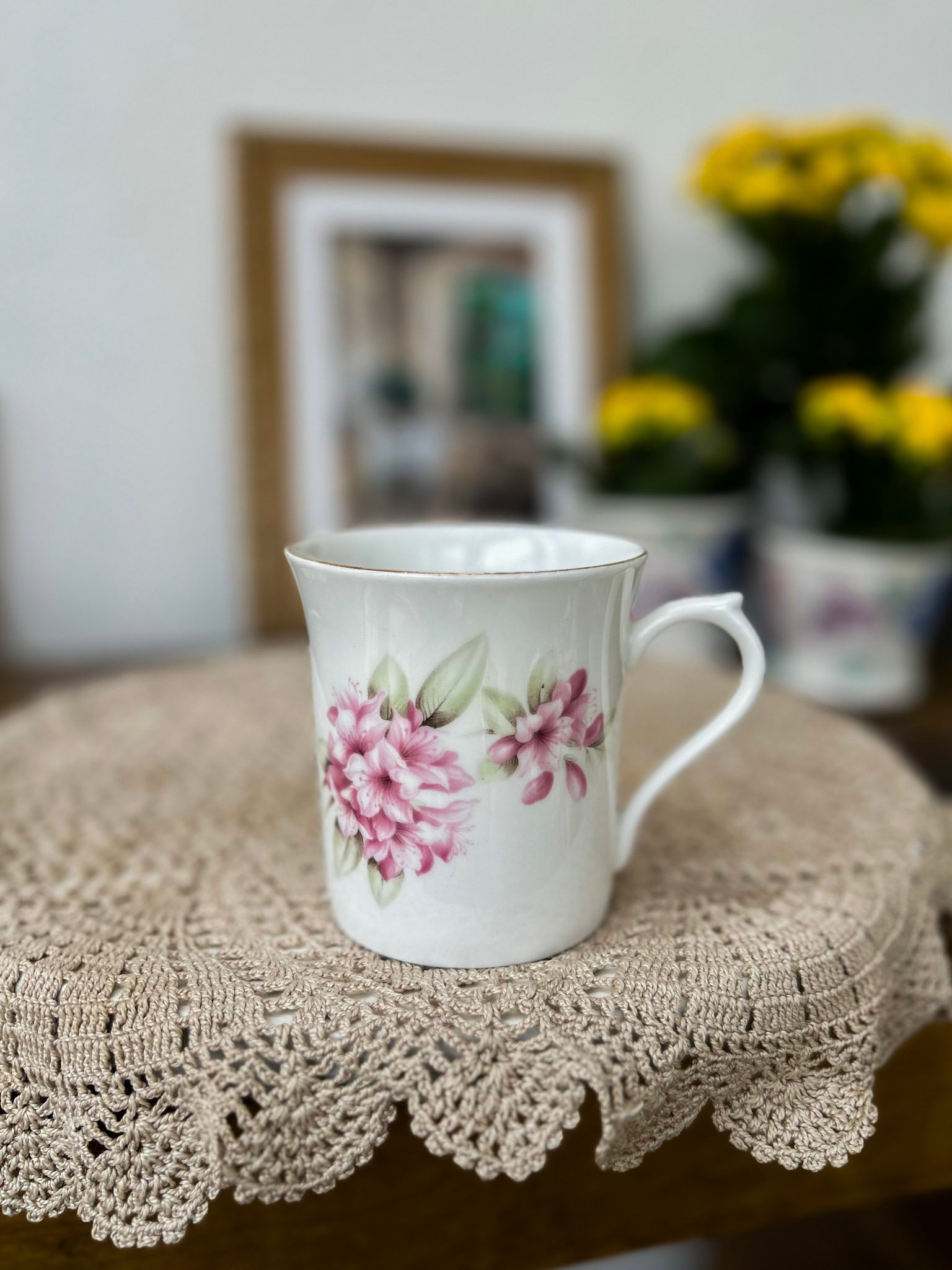 Caneca Royal Minster Fine Bone China Floral Rosa – Inglaterra - Imagem 1