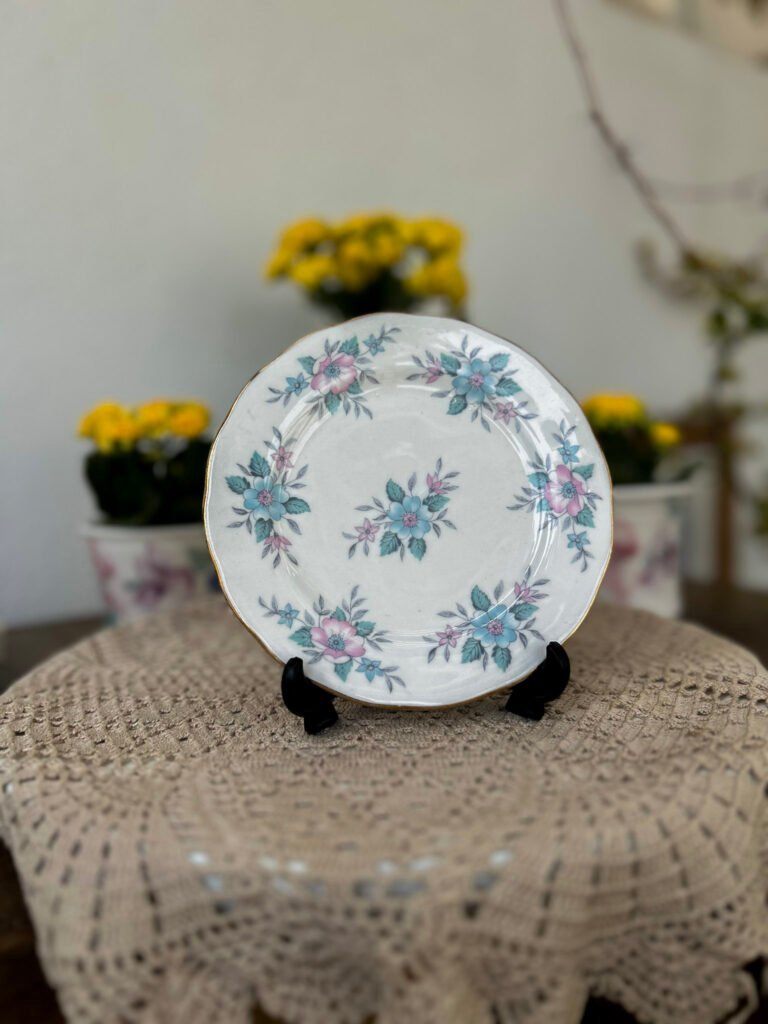 Prato pequeno inglês Colclough – Flores Azuis e Rosas