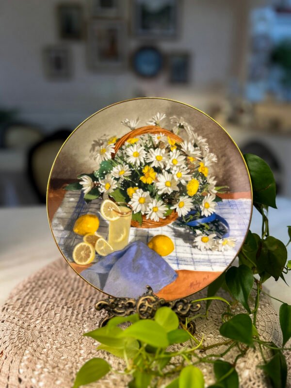 Prato decorativo Daisies – Vivienne Morley – W.S. George - Imagem 1