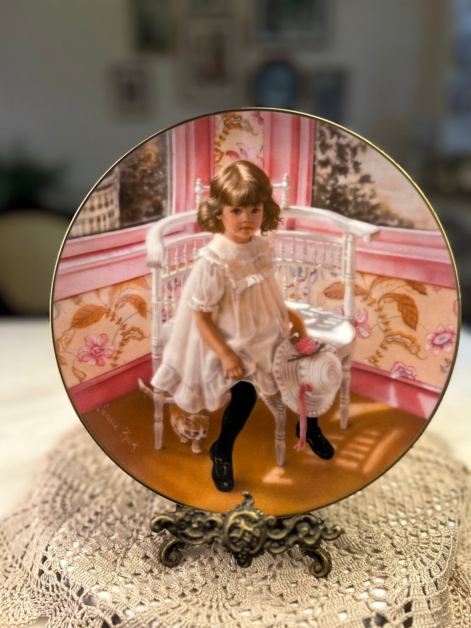 Prato decorativo Easter at Grandma’s – Sandra Kuck – Reco 1988 - Imagem 1