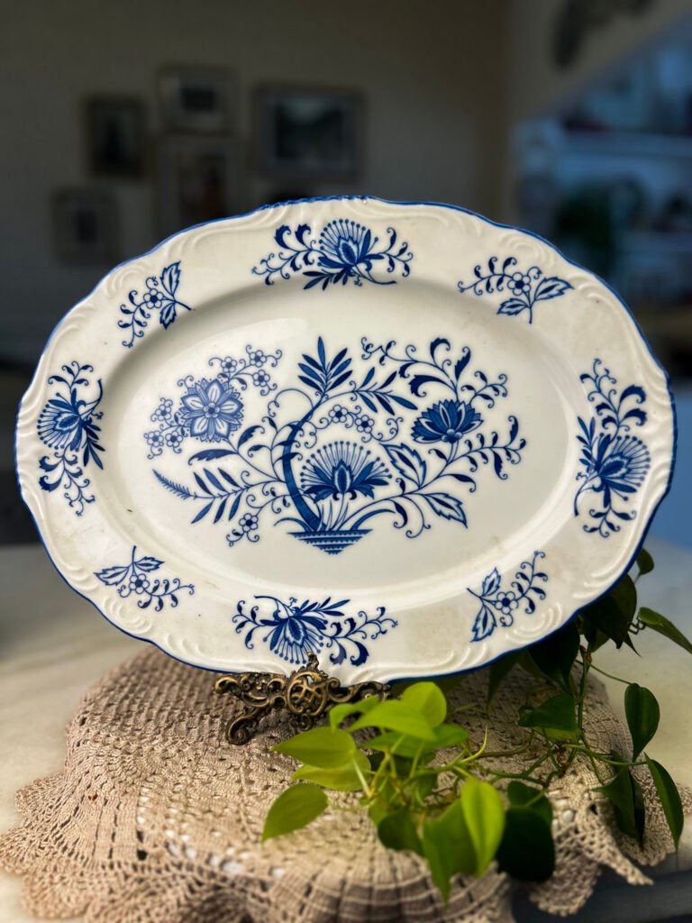 Travessa oval Blue Danube porcelana japonesa azul e branca