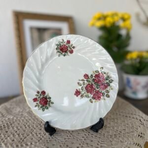 Prato de Pão Inglês Rosewood Wood & Sons com Rosas Vermelhas