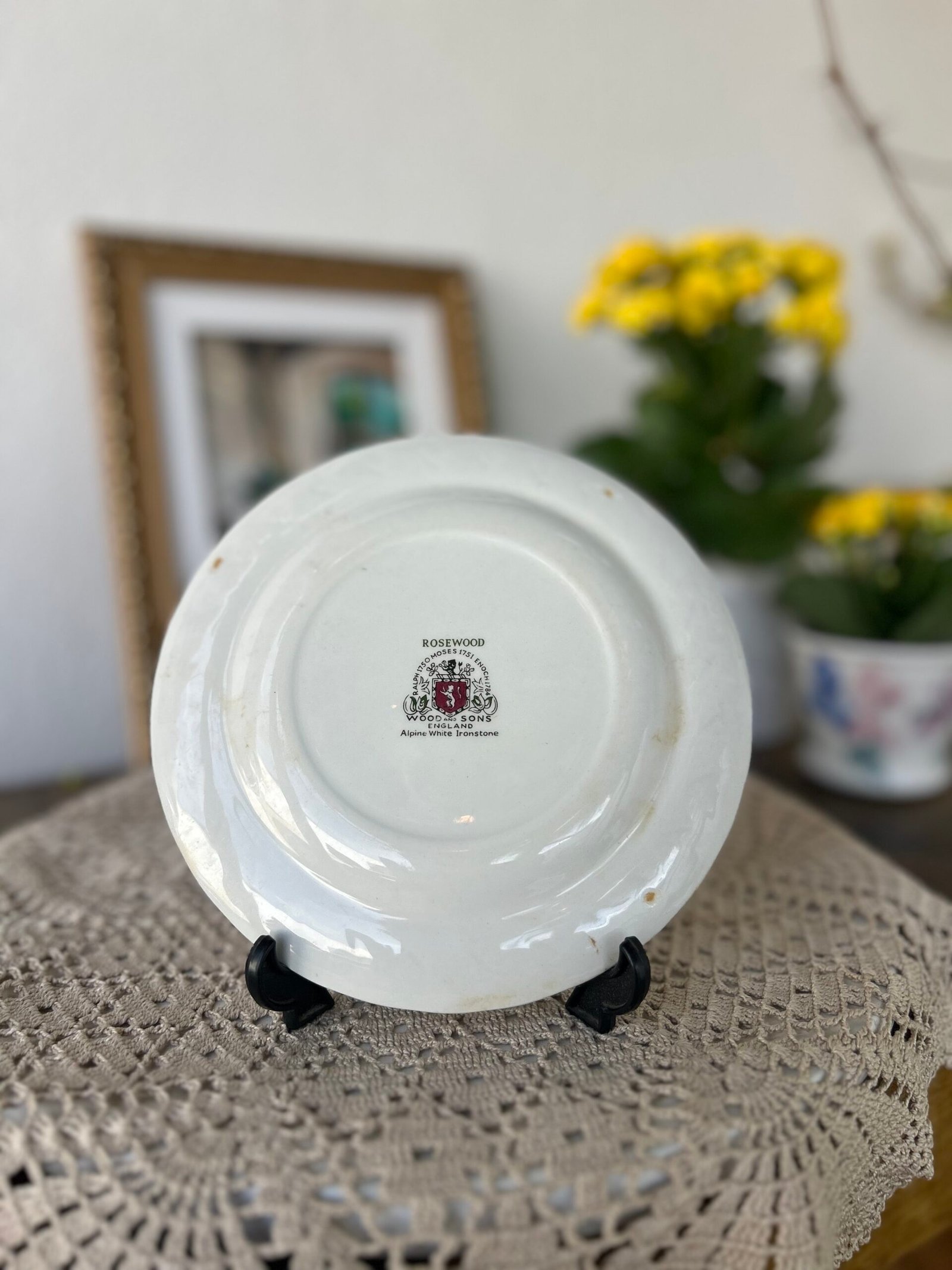 Prato de Pão Inglês Rosewood Wood & Sons com Rosas Vermelhas - Imagem 2