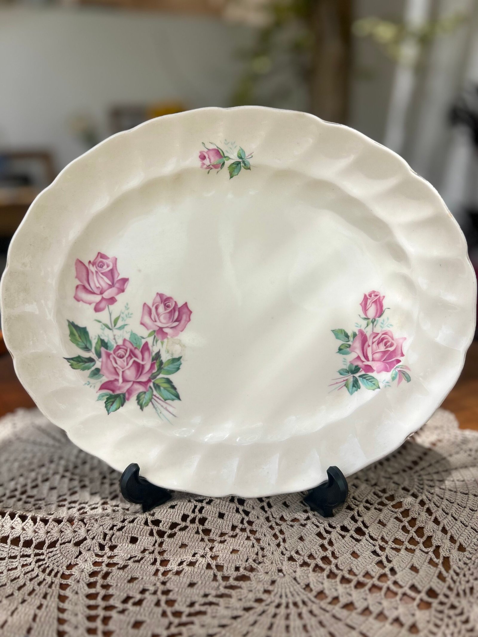 Travessa oval Johnson Bros inglesa com rosas cor-de-rosa - Imagem 1