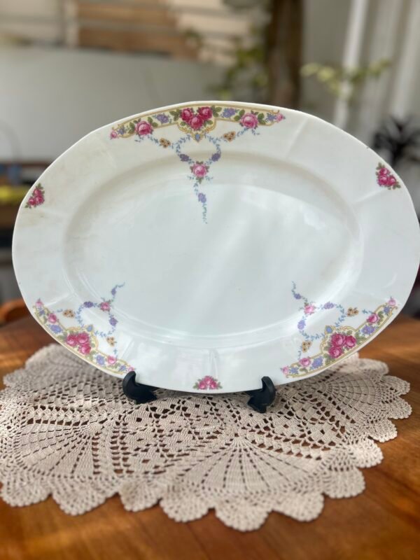Travessa grande Victoria tcheca vintage com rosas e detalhes dourados - Imagem 1
