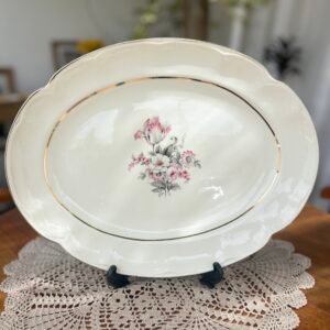 Travessa oval grande canadense com flores rosas e detalhes dourados