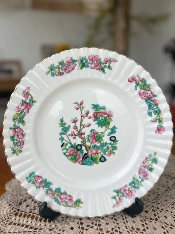 Prato inglês vintage Bone China com flores orientais e borda dourada - Imagem 1
