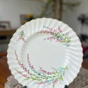 Prato de sobremesa inglês Royal Doulton Bell Heather com flores rosadas