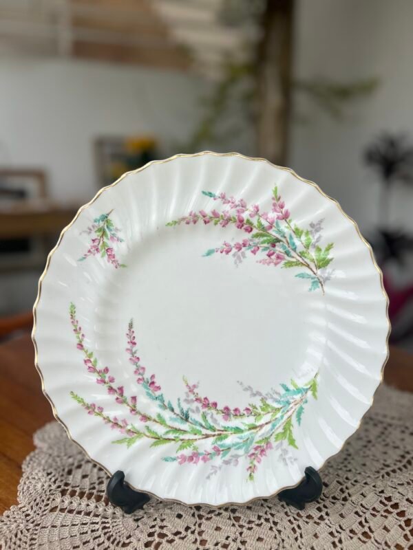 Prato de sobremesa inglês Royal Doulton Bell Heather com flores rosadas - Imagem 1
