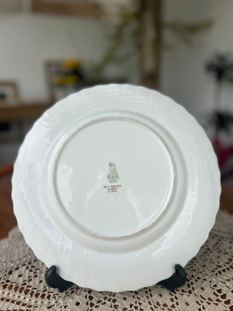 Prato de sobremesa inglês Royal Doulton Bell Heather com flores rosadas
