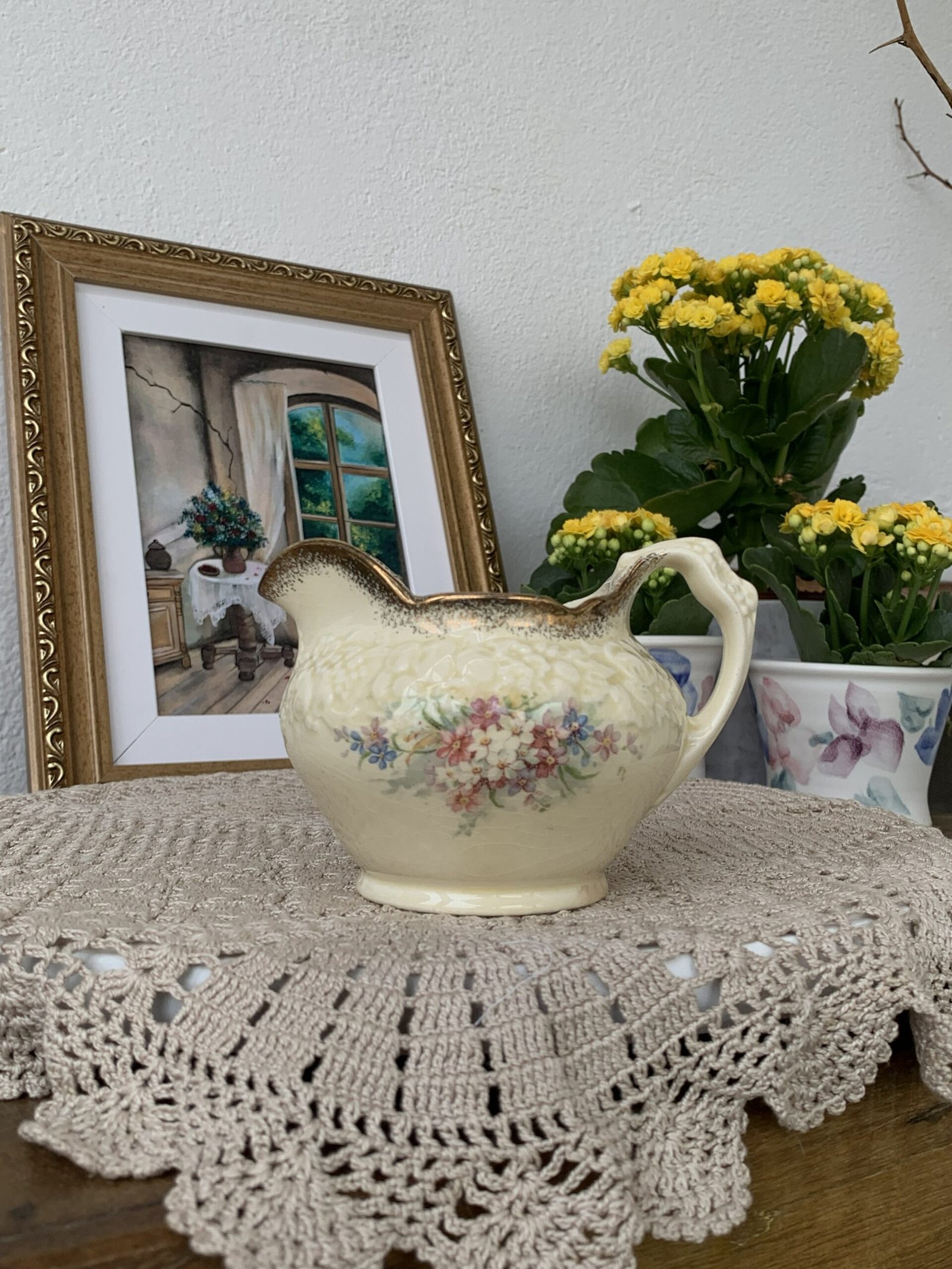 Leiteira Inglesa Crown Ducal Picardy com Flores em Relevo - Imagem 1
